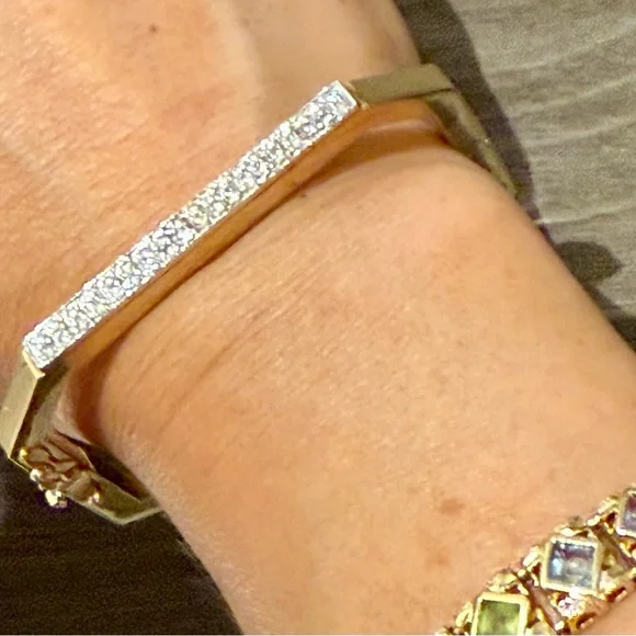 Elegant 14k Gold and Sparkling diamonds Women's Bracelet - Picture 5 of 10